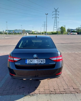 Skoda Superb cena 73900 przebieg: 182500, rok produkcji 2016 z Mikołów małe 46